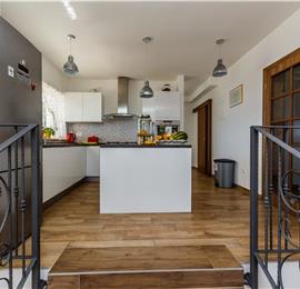 5 Bedroom Villa with Large Pool and Sea Views between Split and Trogir, Sleeps 10
